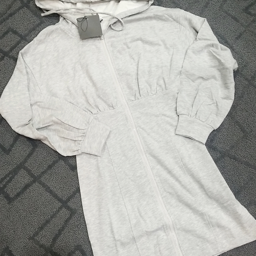 SPORTY GRAY HOODIE MINI DRESS - Picture 7 of 7